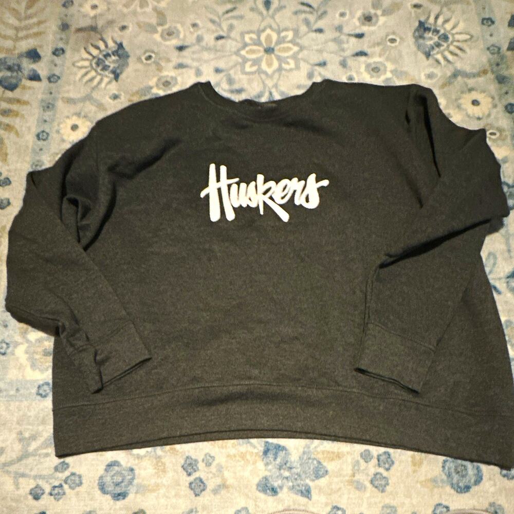 Hanes Nebraska Cornhuskers Gray Crewneck Sweatshirt, Size 2XL